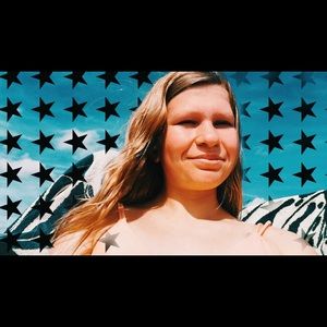 Meet your Posher, Olivia